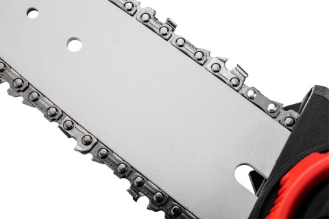 Urządzenie ogrodowe na wysięgniku 2w1 - pilarka i